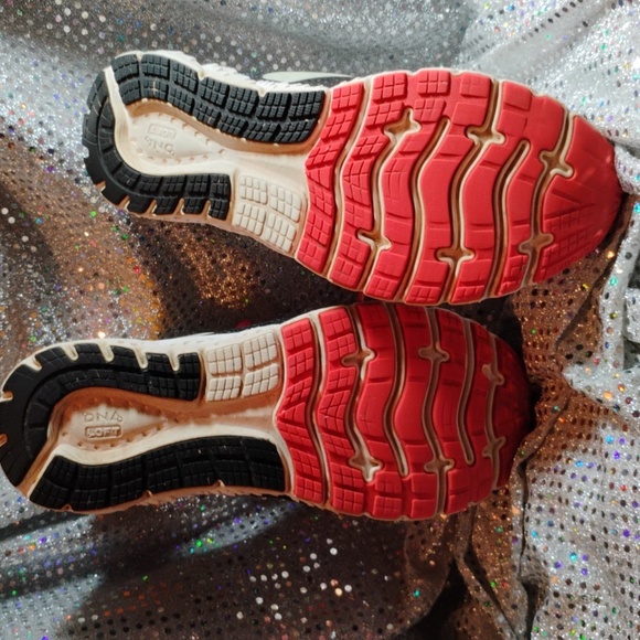 Brooks Black and Pink Athletic Shoes - Picture 4 of 6